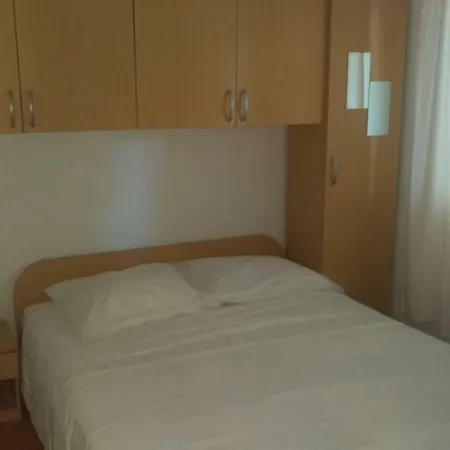 Apartment Ivakic M&m Seget Vranjica